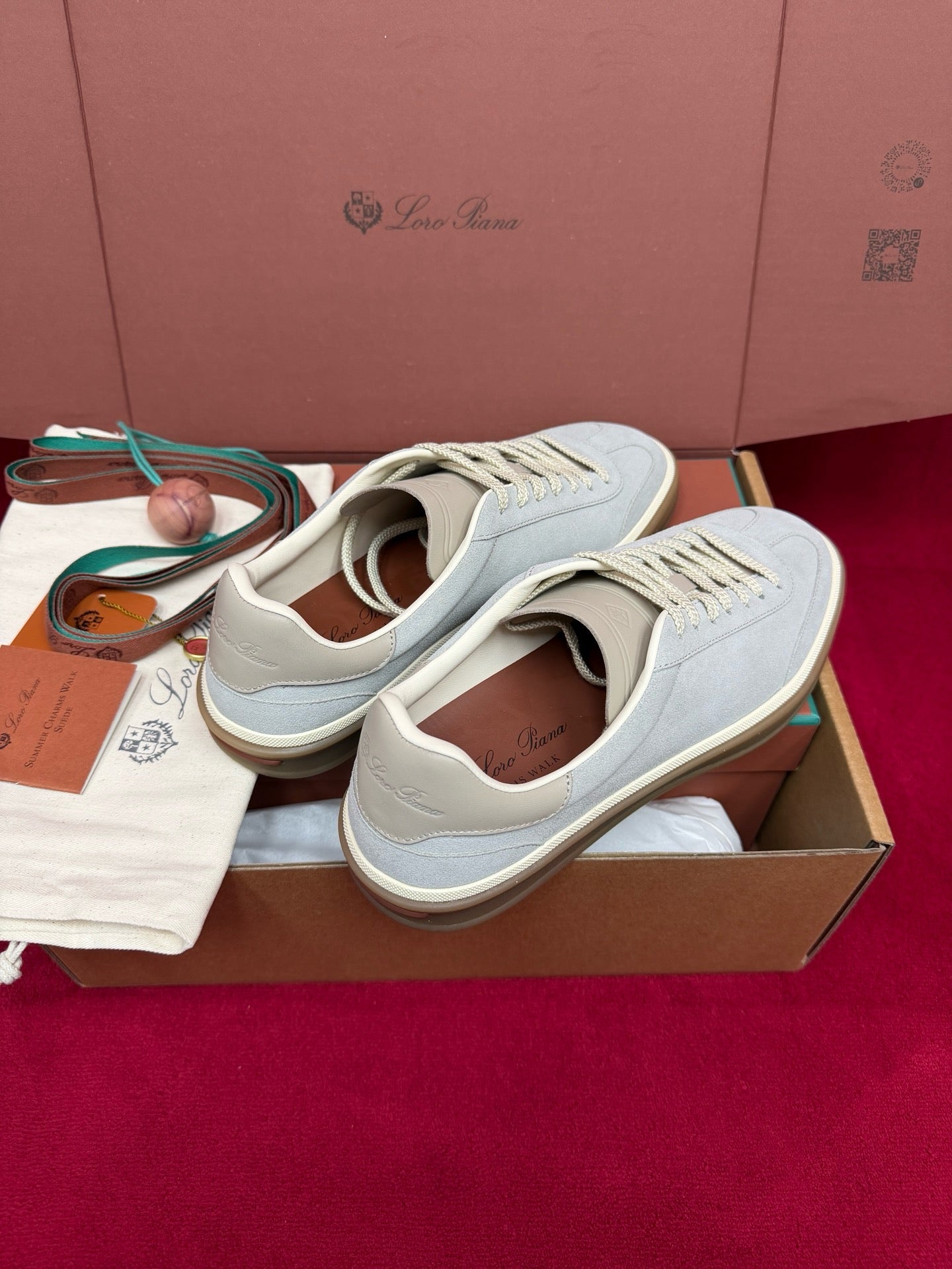 LP Sneaker