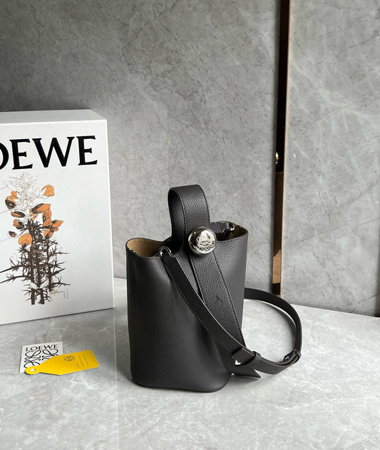 Loewe Pebble Bucket Bag(16x16x19.5cm)