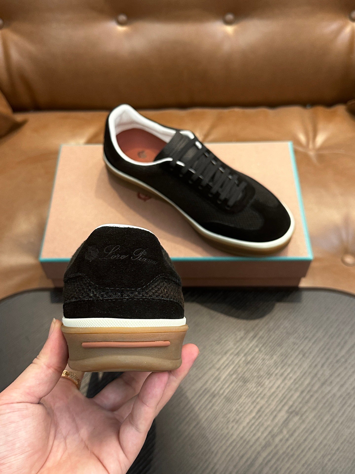 LP Sneakers