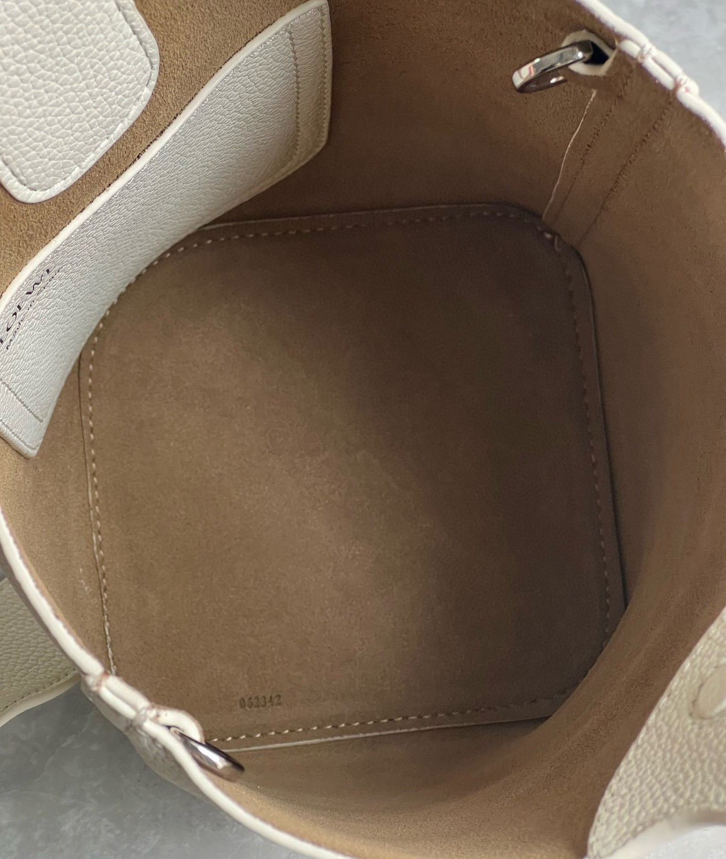 Loewe Pebble Bucket Bag(16x16x19.5cm)