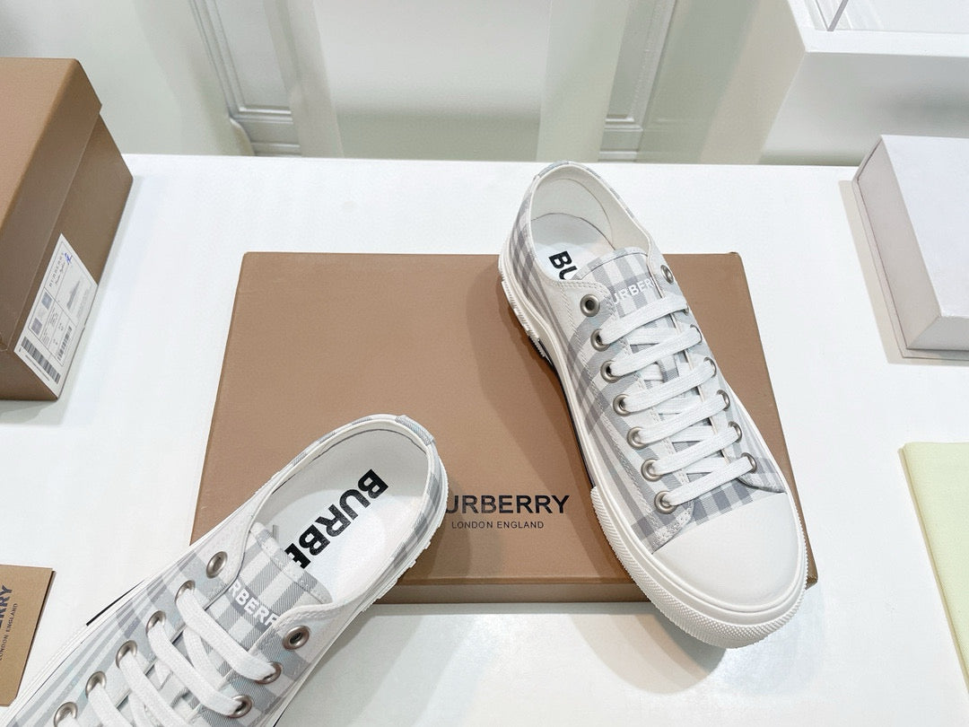 Burberry Sneakers