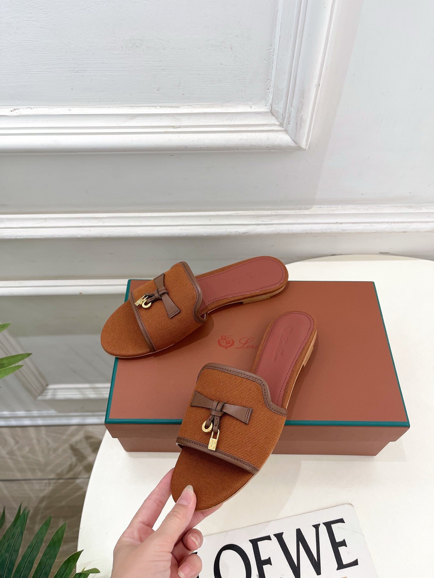 LP Sandals