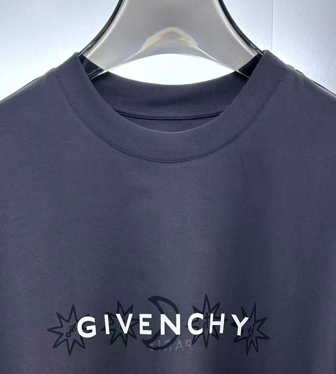 Givenchy T-Shirt