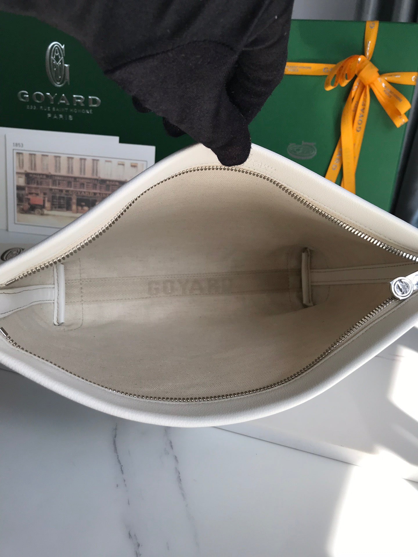 Goyard Conti