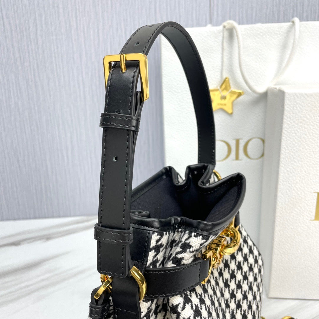 Dior C’est Handbag (24cm)