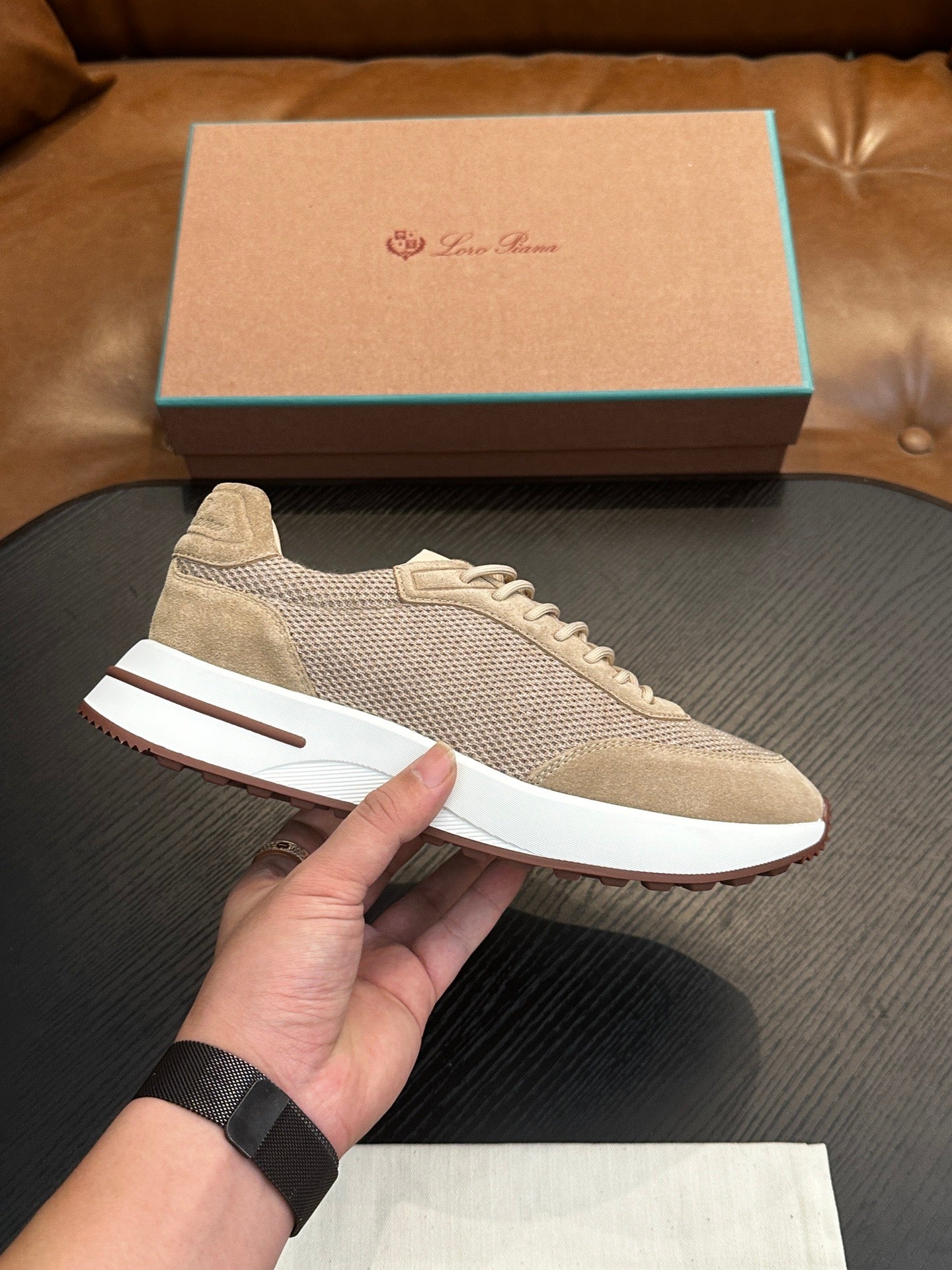 LP Sneakers