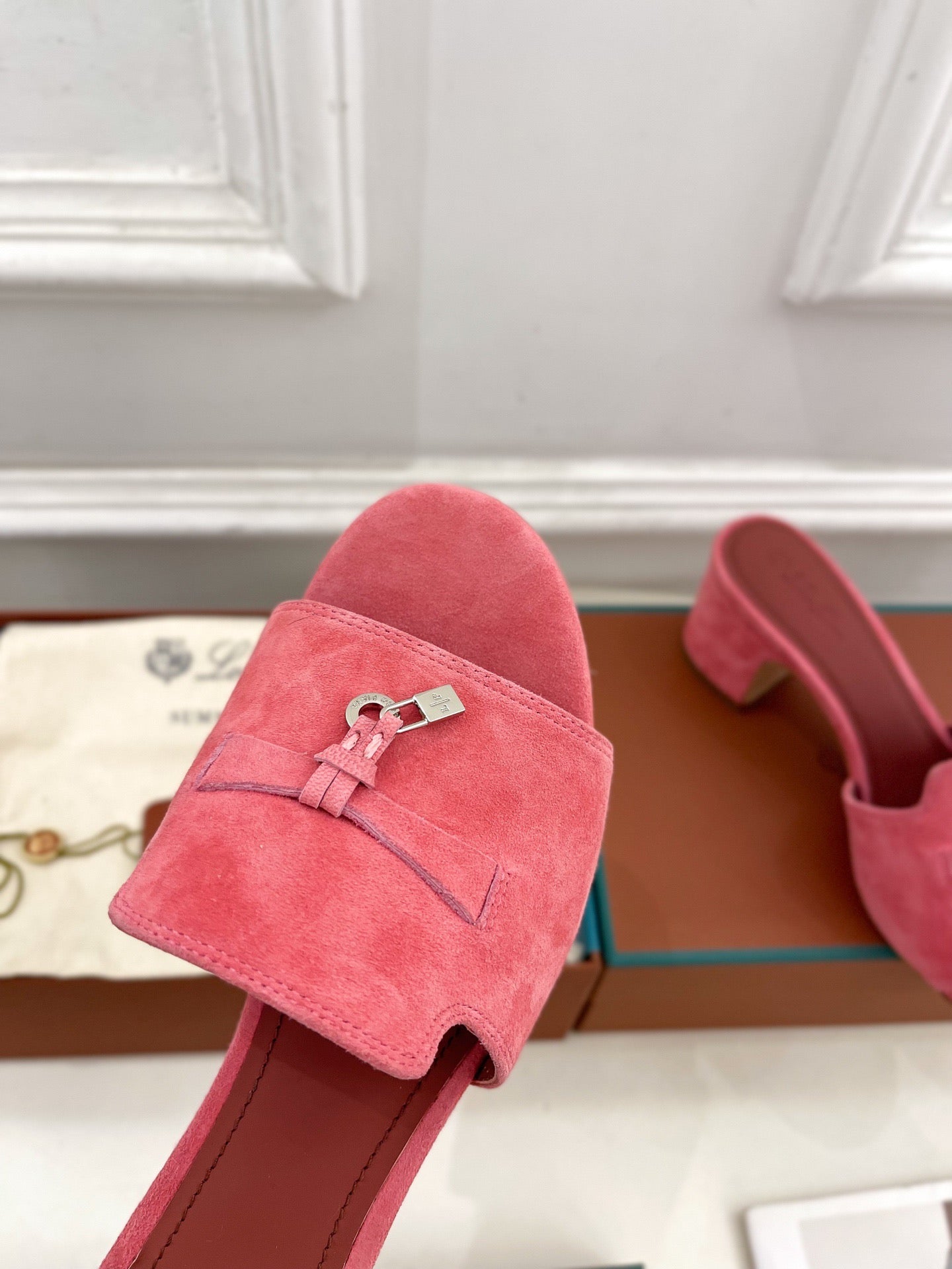 LP Sandals