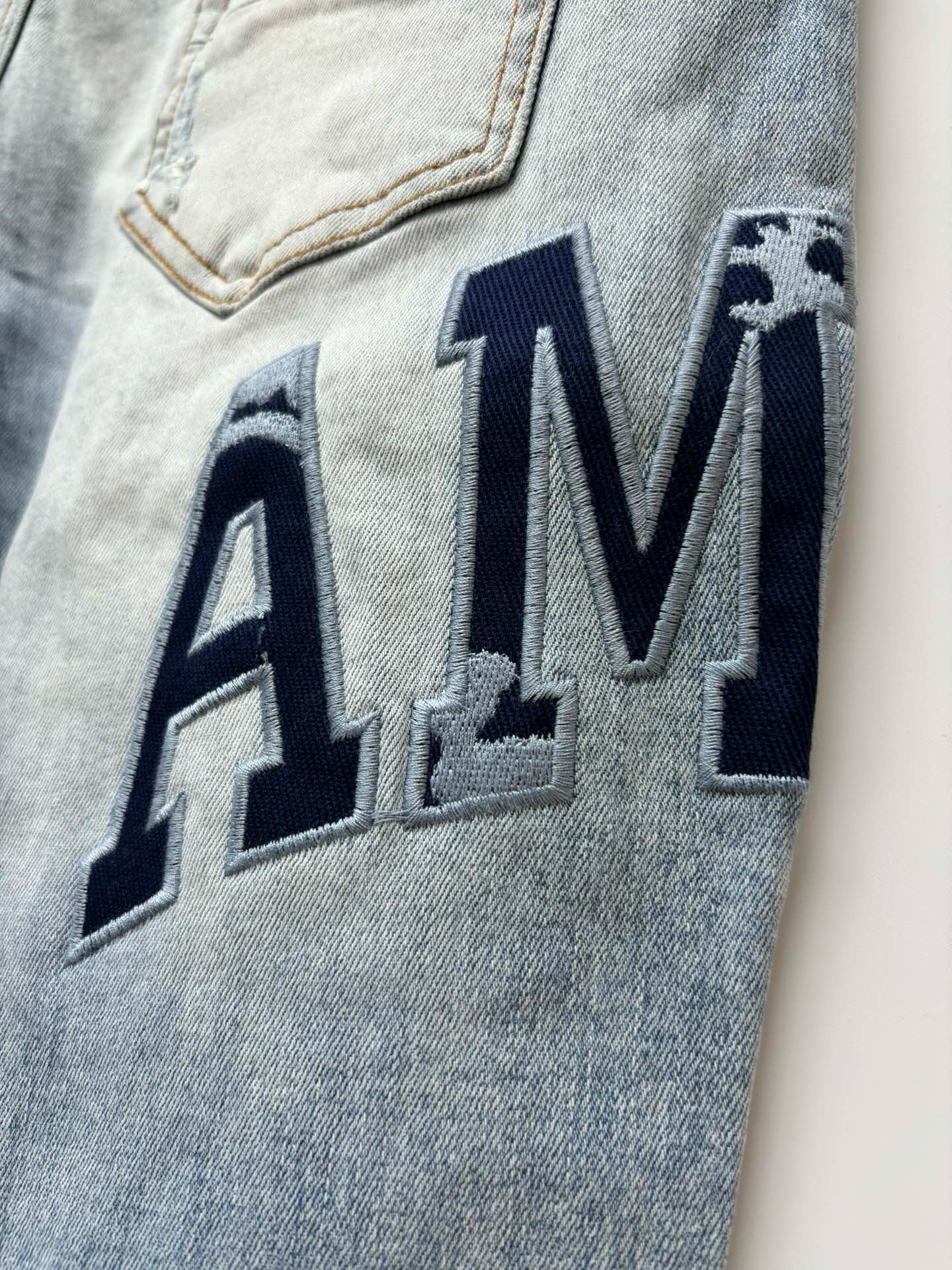 Amiri Jeans