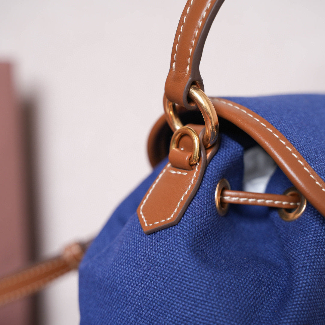 Miu Miu Backpack 22x18x11.5cm