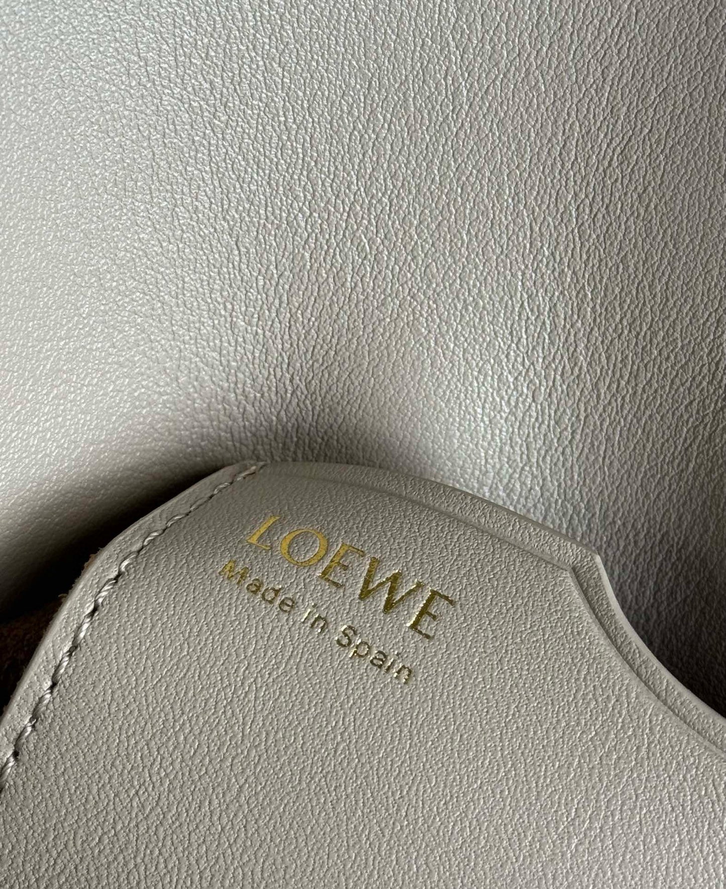 Loewe Ola Handbag(26x13x18cm)