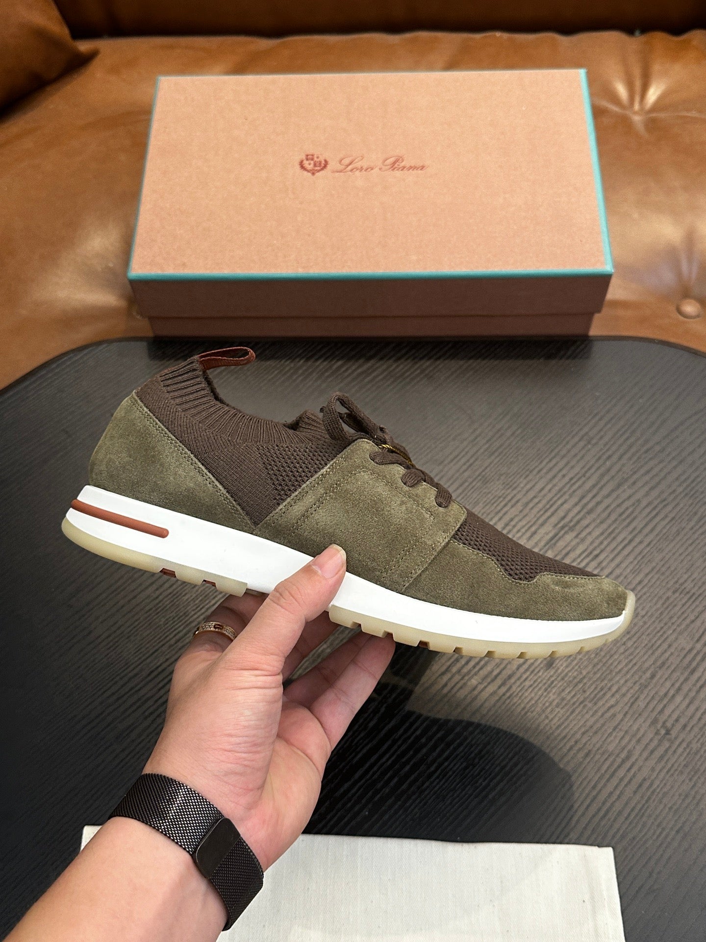 LP Sneakers