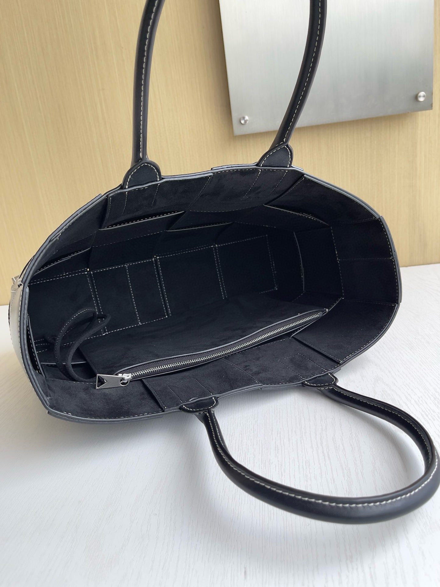 BV Arco Tote Bag