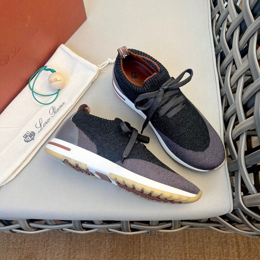 LP Sneakers