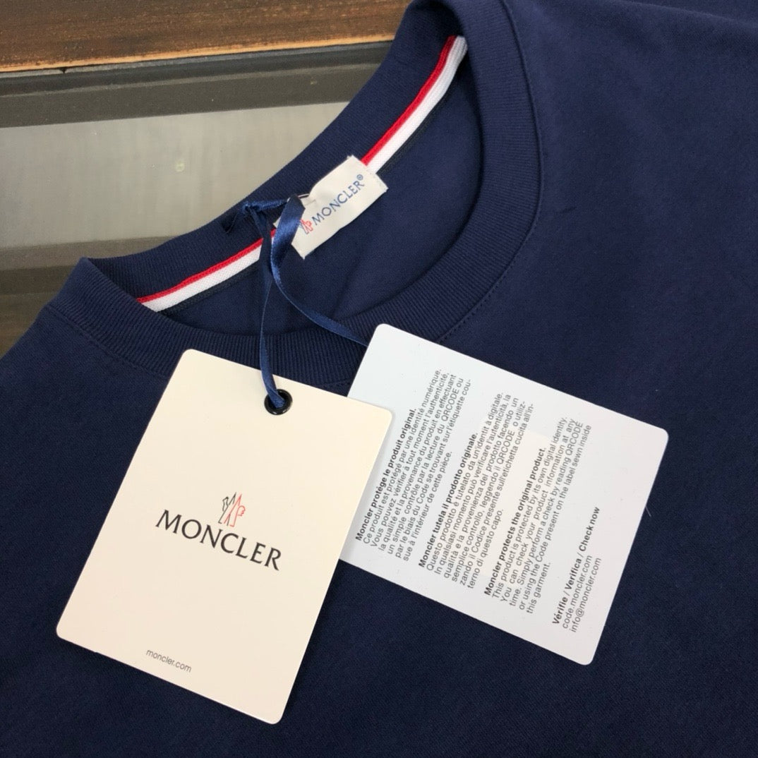 Moncler T-shirt