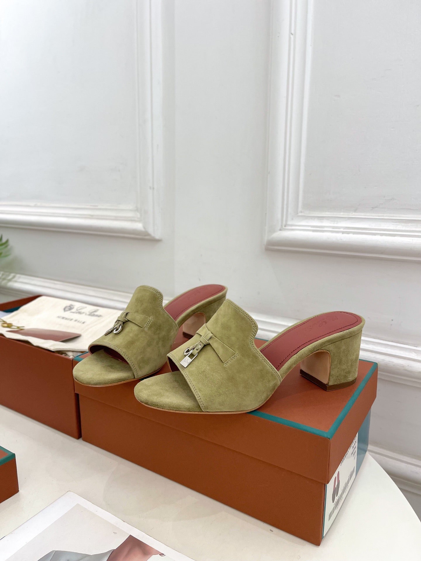 LP Sandals