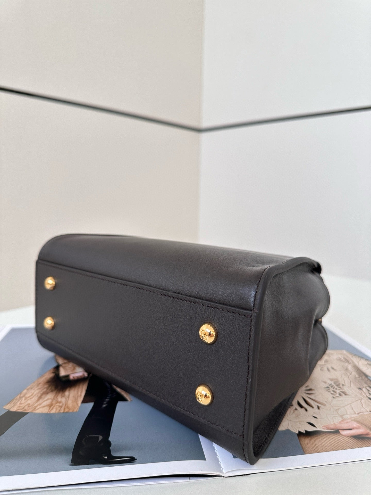 Fendi Peekaboo Bag (23x12x19 cm)