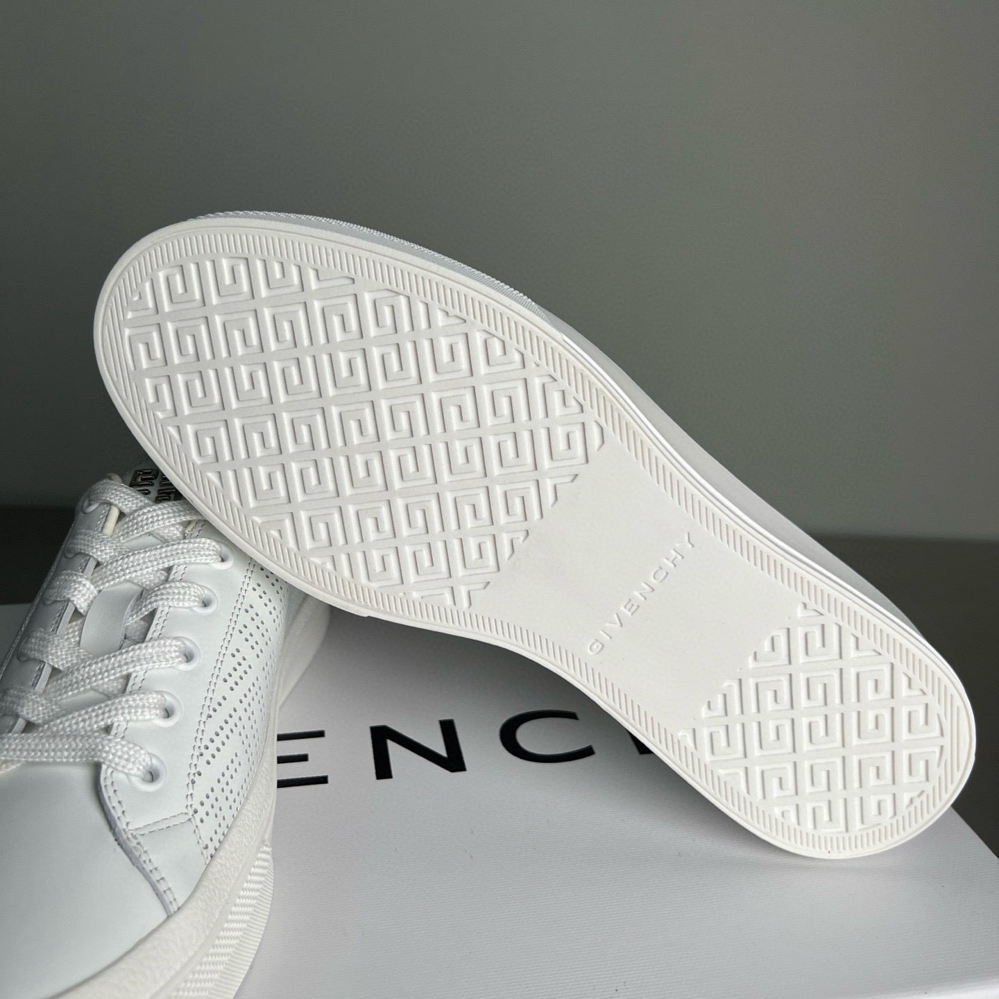 Givenchy Sneakers