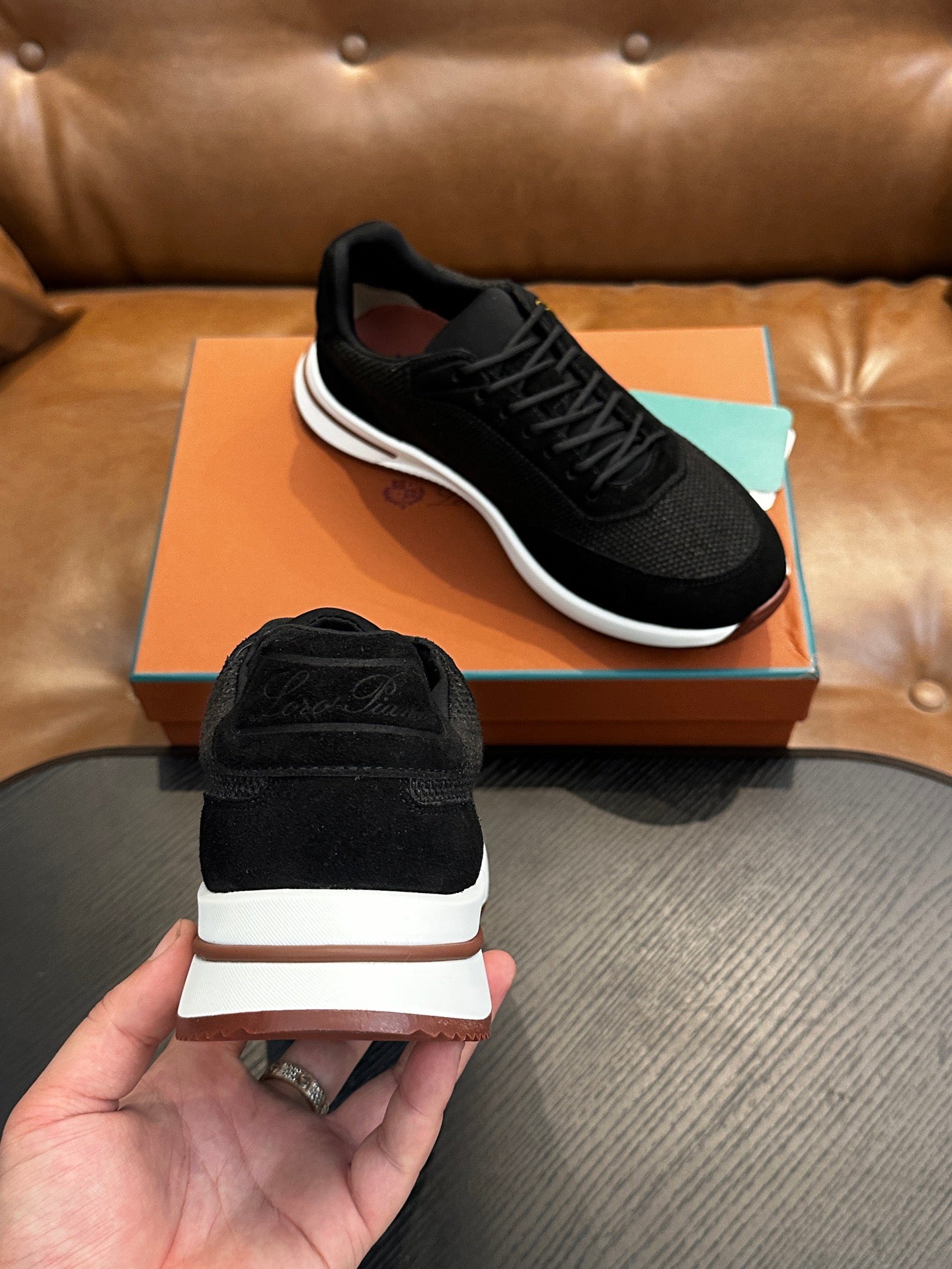 LP Sneakers