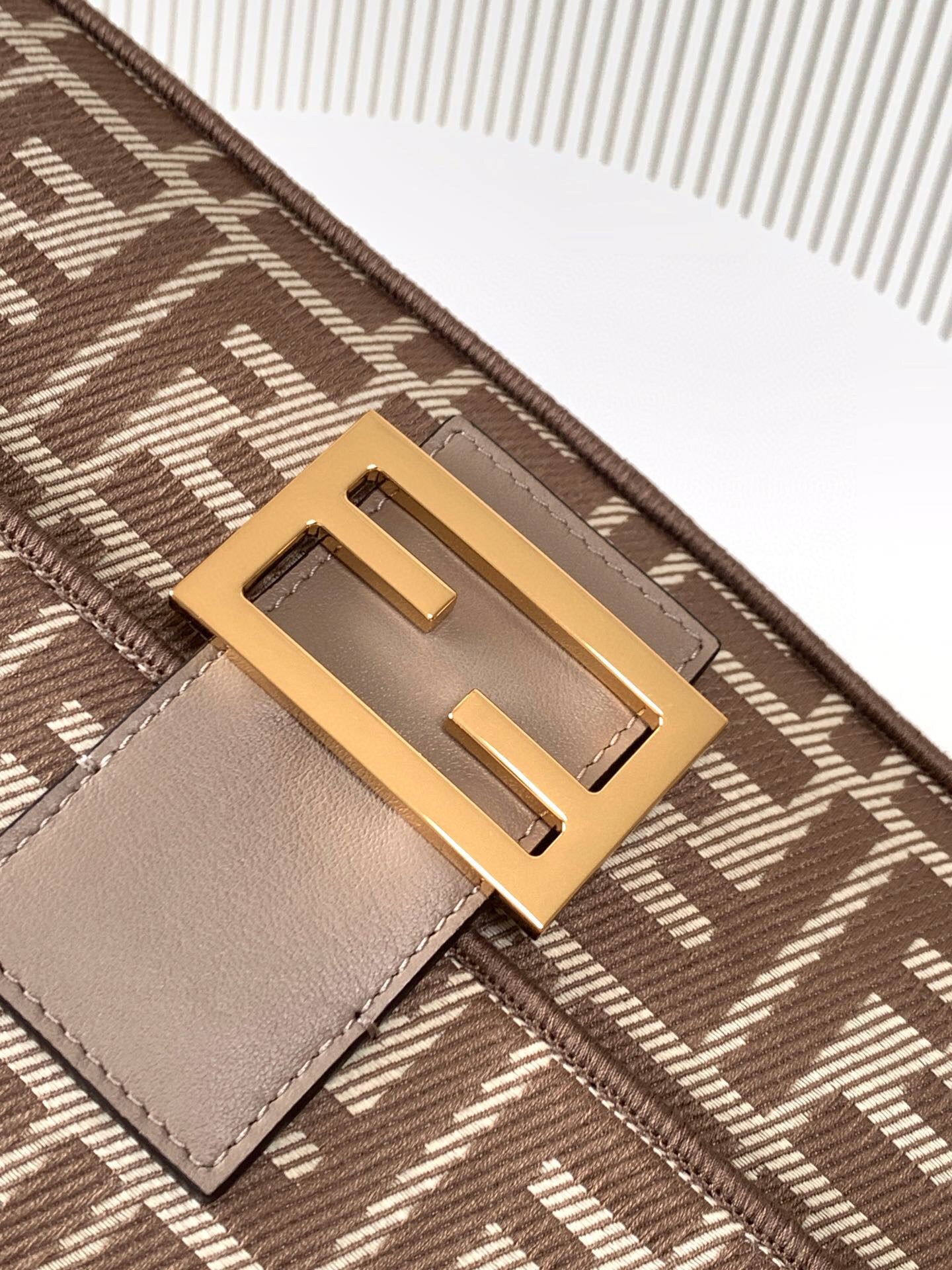 Fendi Baguette bag (Medium)