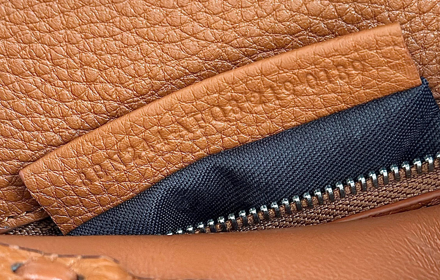 Fendi Peekaboo Bag (23.5x12x20 cm)