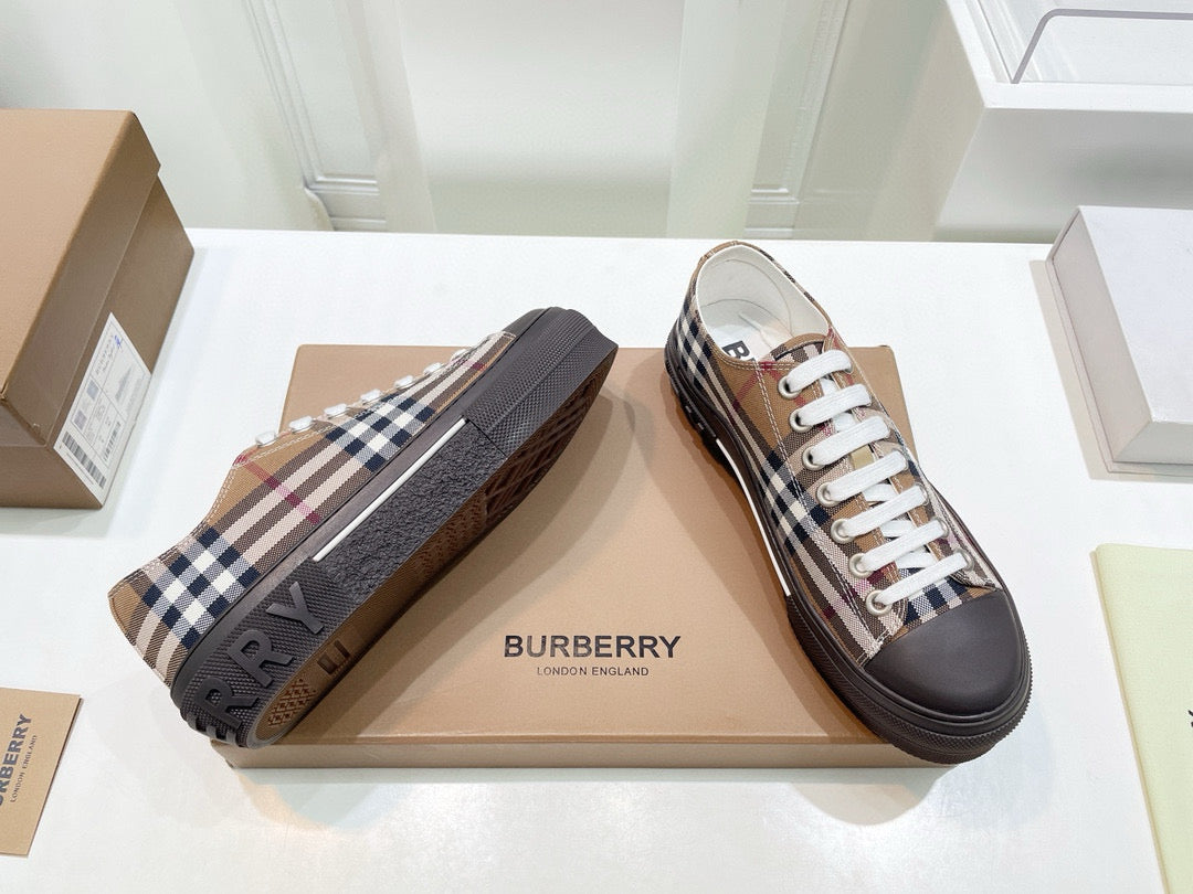 Burberry Sneakers