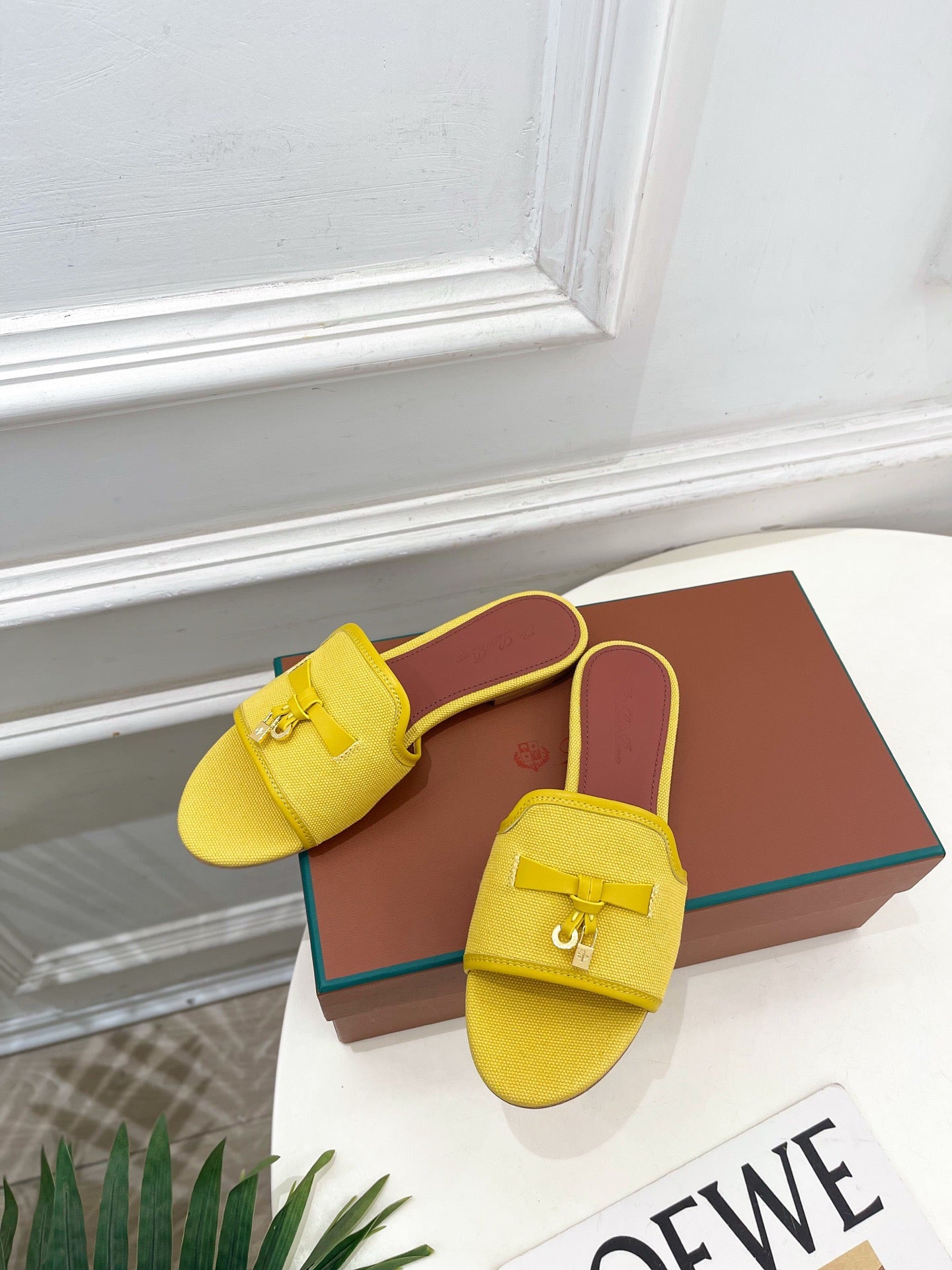 LP Sandals