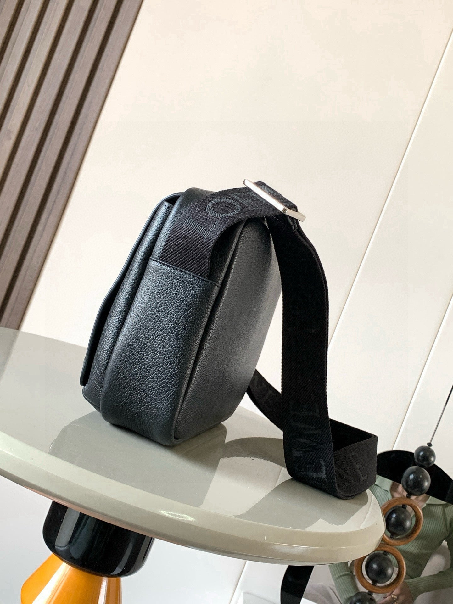 Loewe Messenger Bag 23x18x9CM