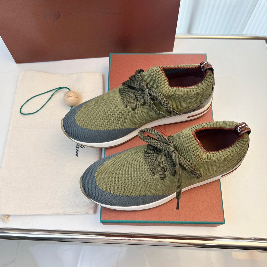 LP Sneakers