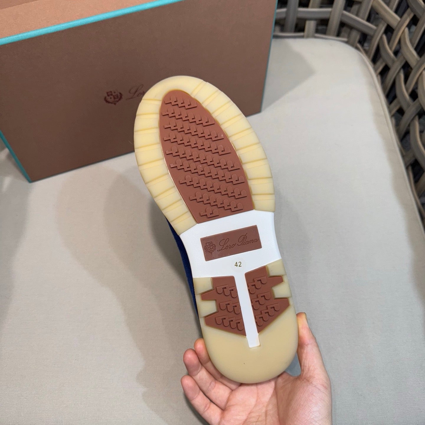 LP Sneakers