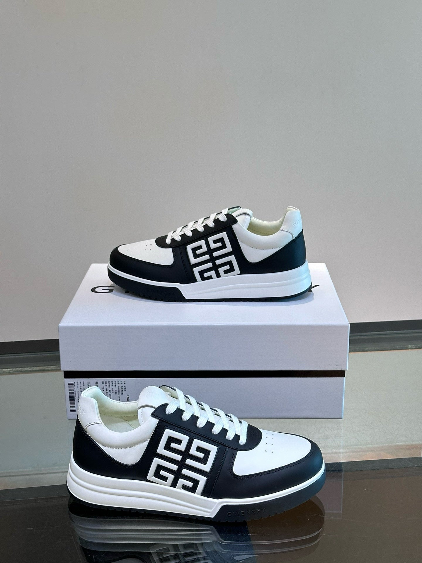 Givenchy Sneakers