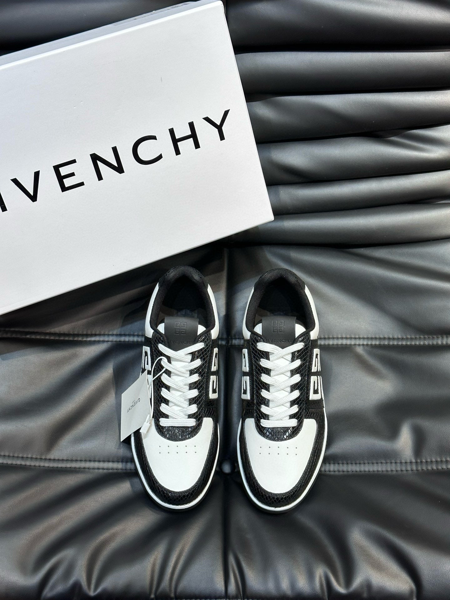 Givenchy Sneakers