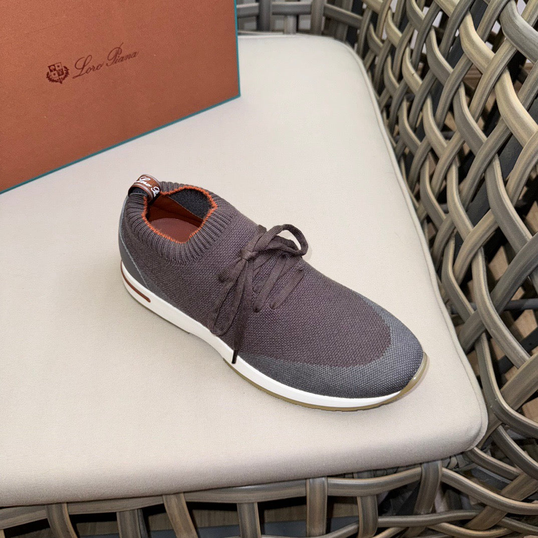 LP Sneakers