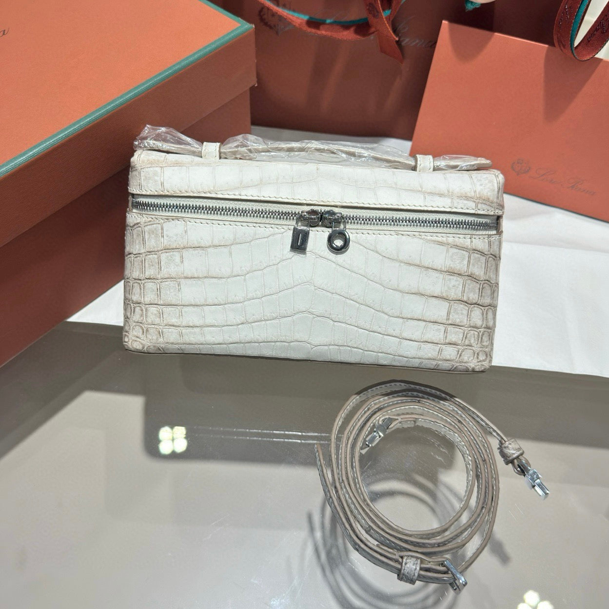 LP Extra Pocket L19 Handbag