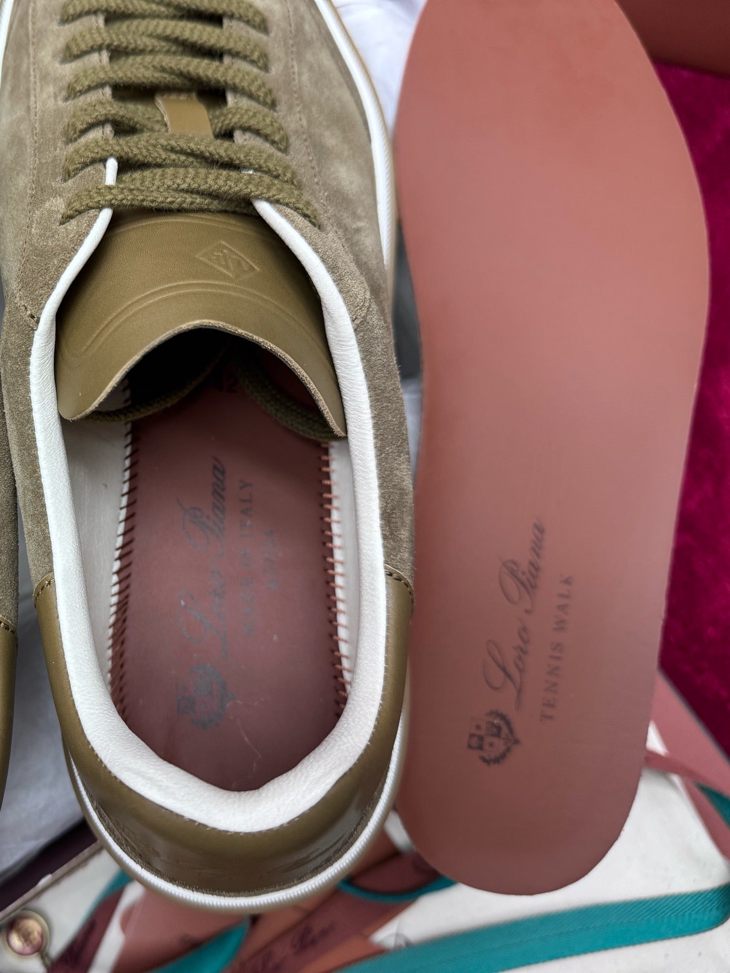 LP Sneaker