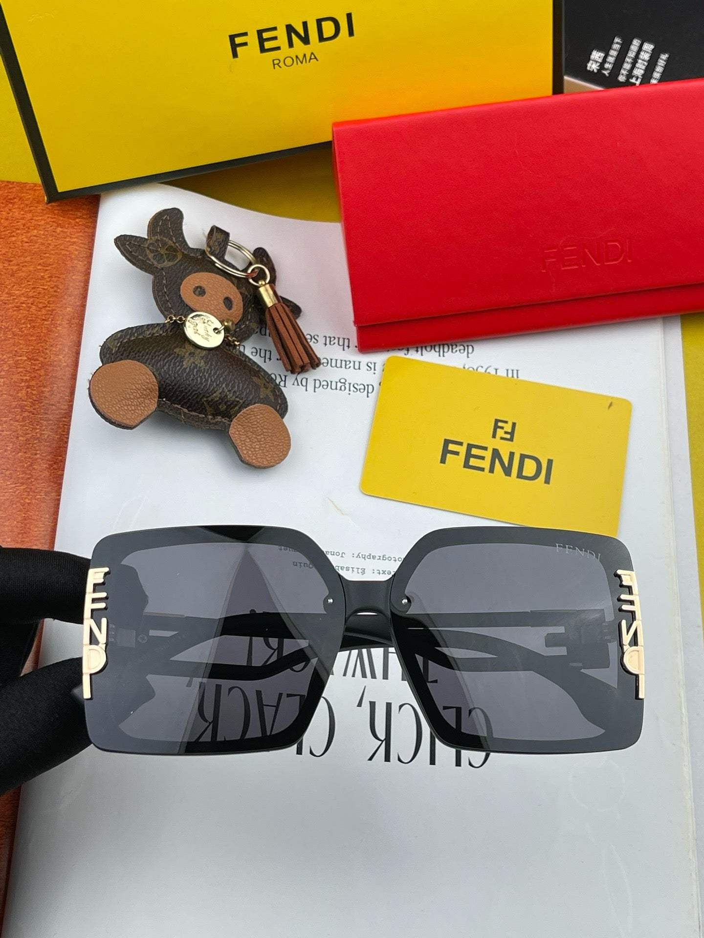 gafas de sol fendi