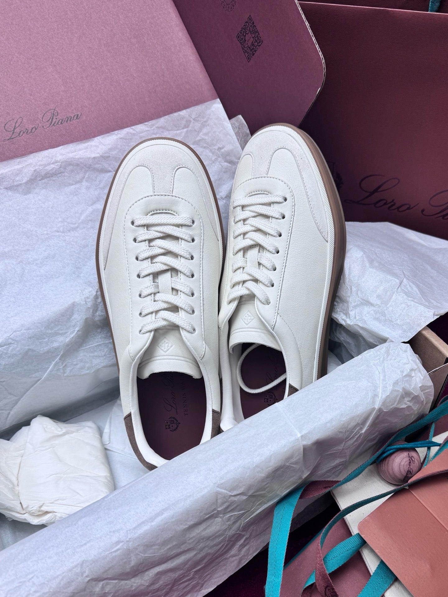 LP Sneaker