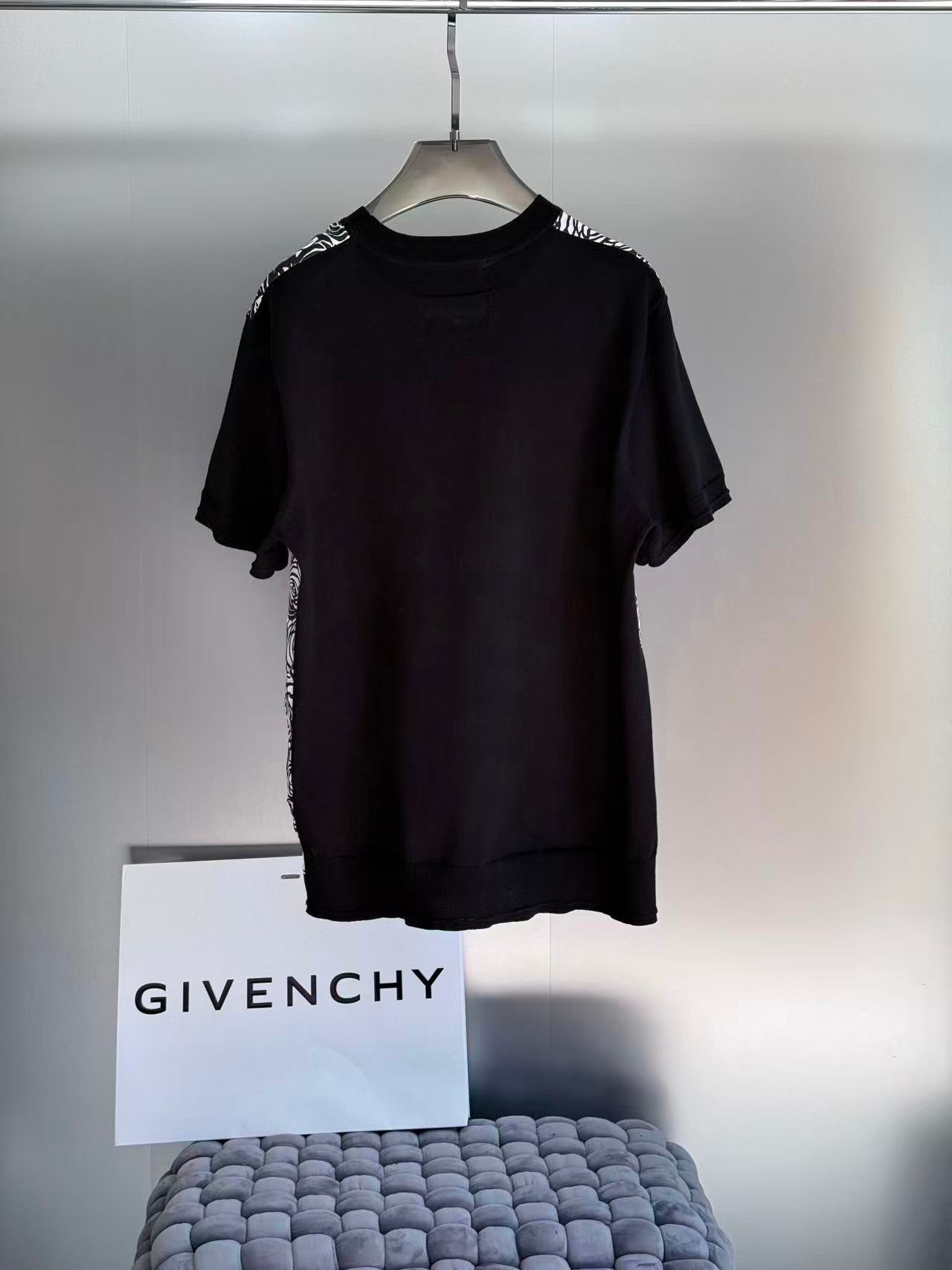 Givenchy T-Shirt