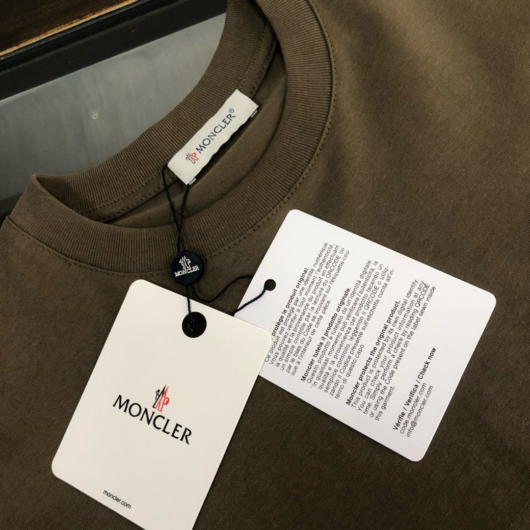 Moncler T-shirt