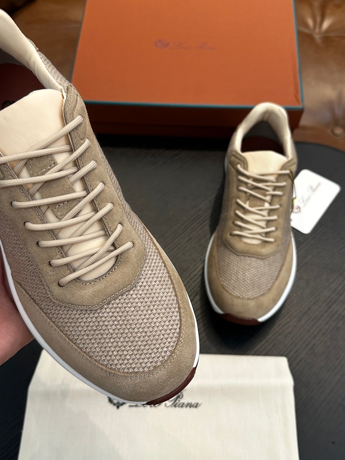 LP Sneakers