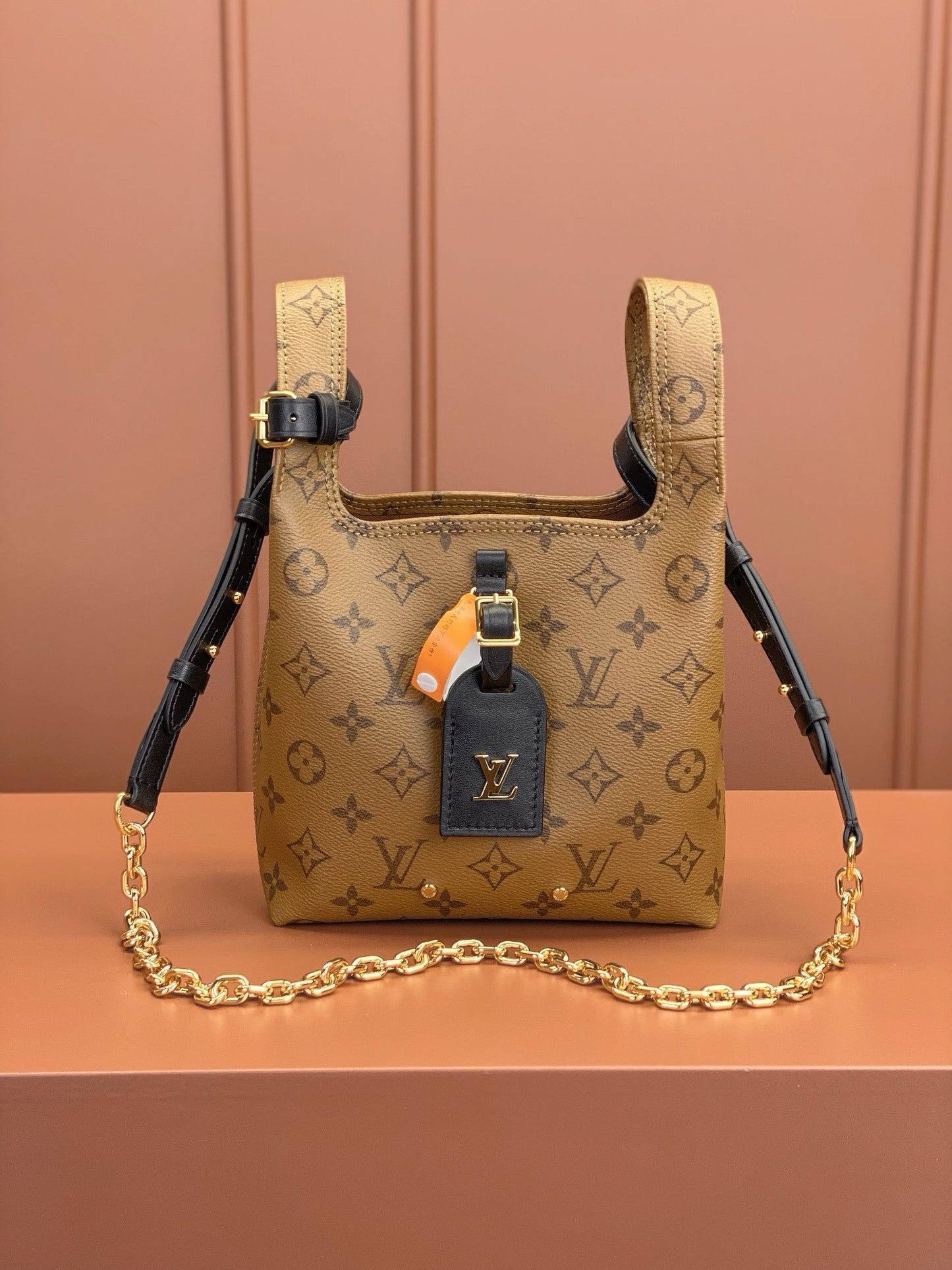 LV Atlantis BB M46816