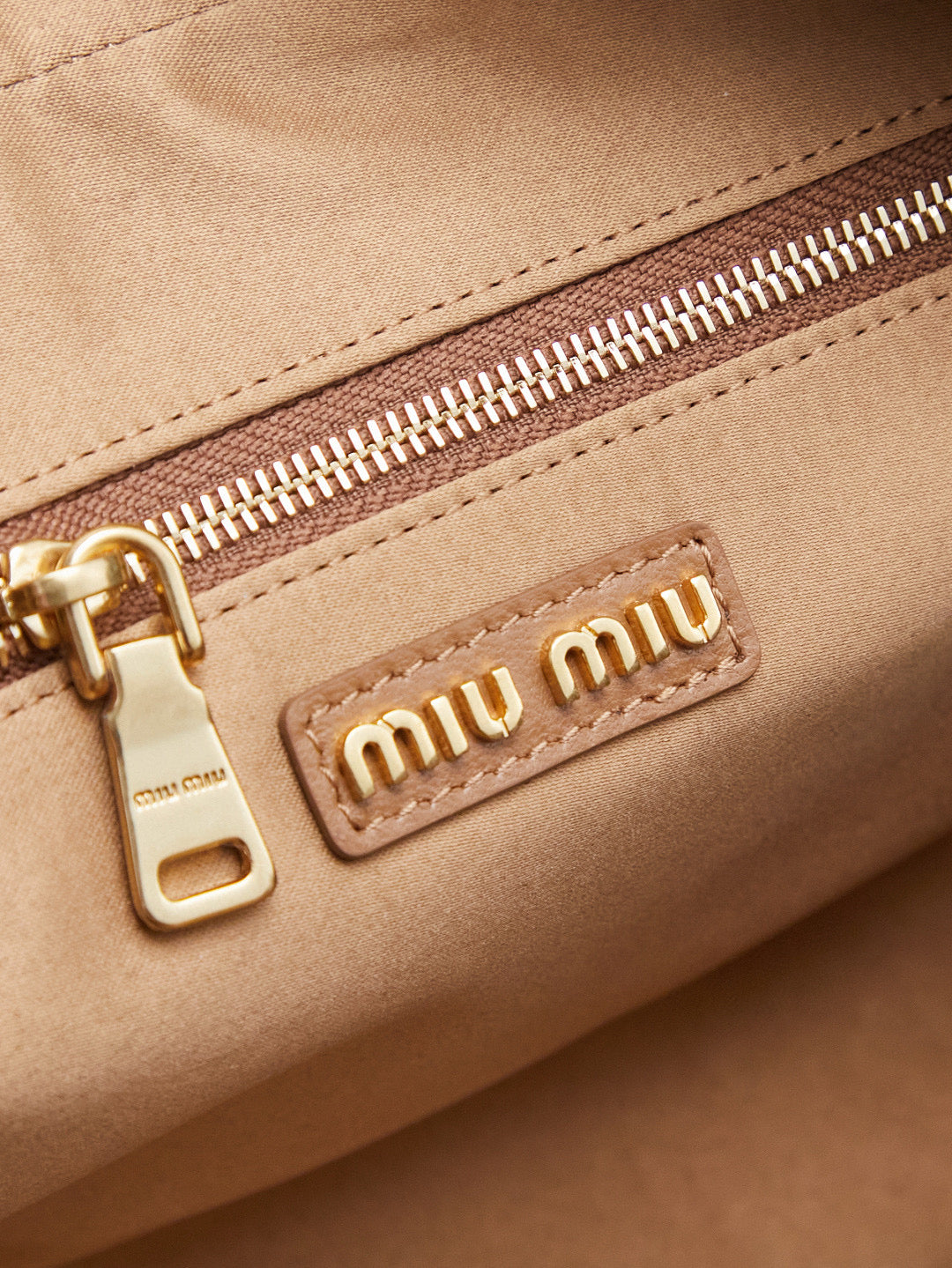 Miu Miu Bowling Bag 24x16x7.5cm