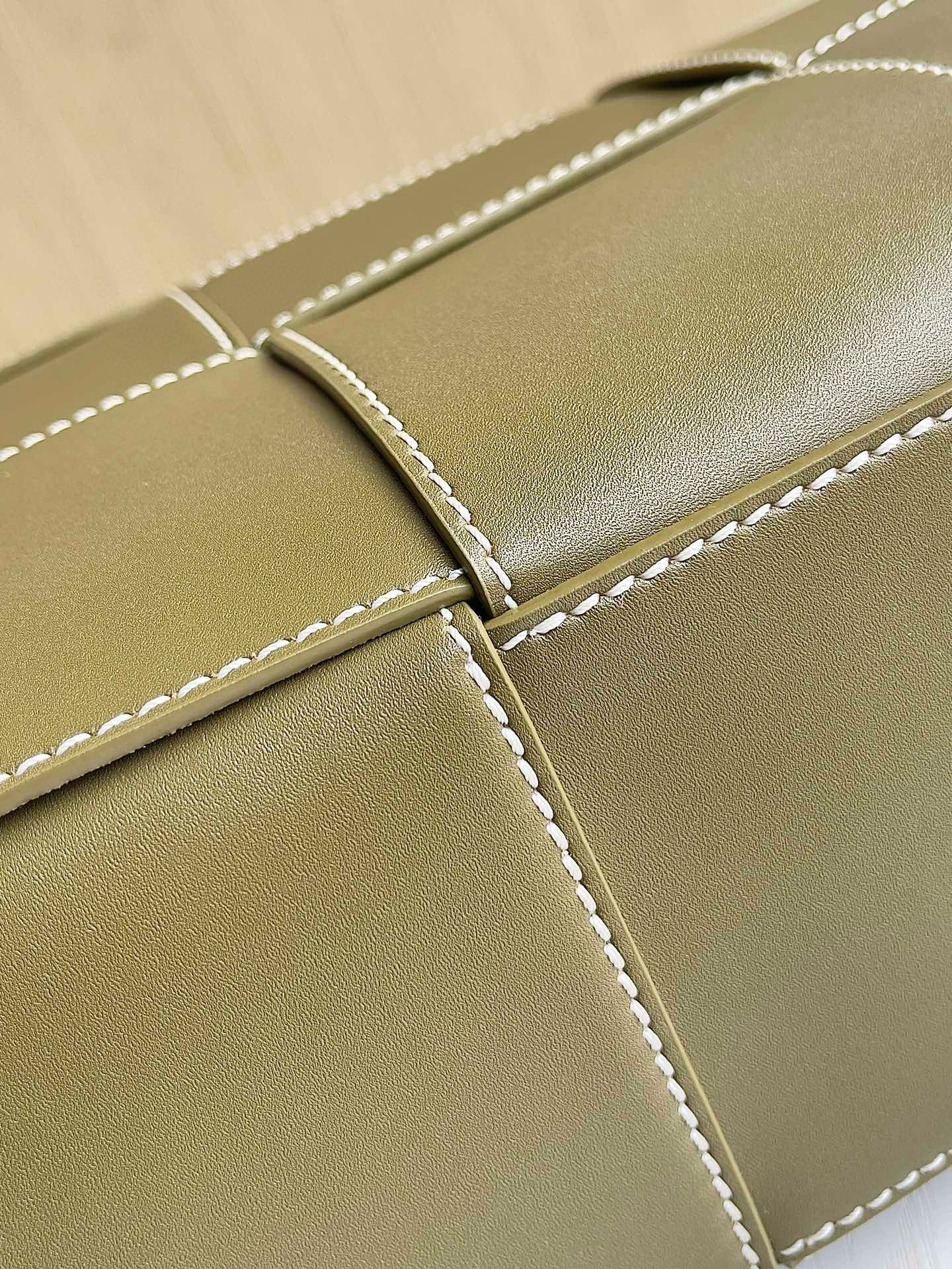 BV Arco Tote Bag