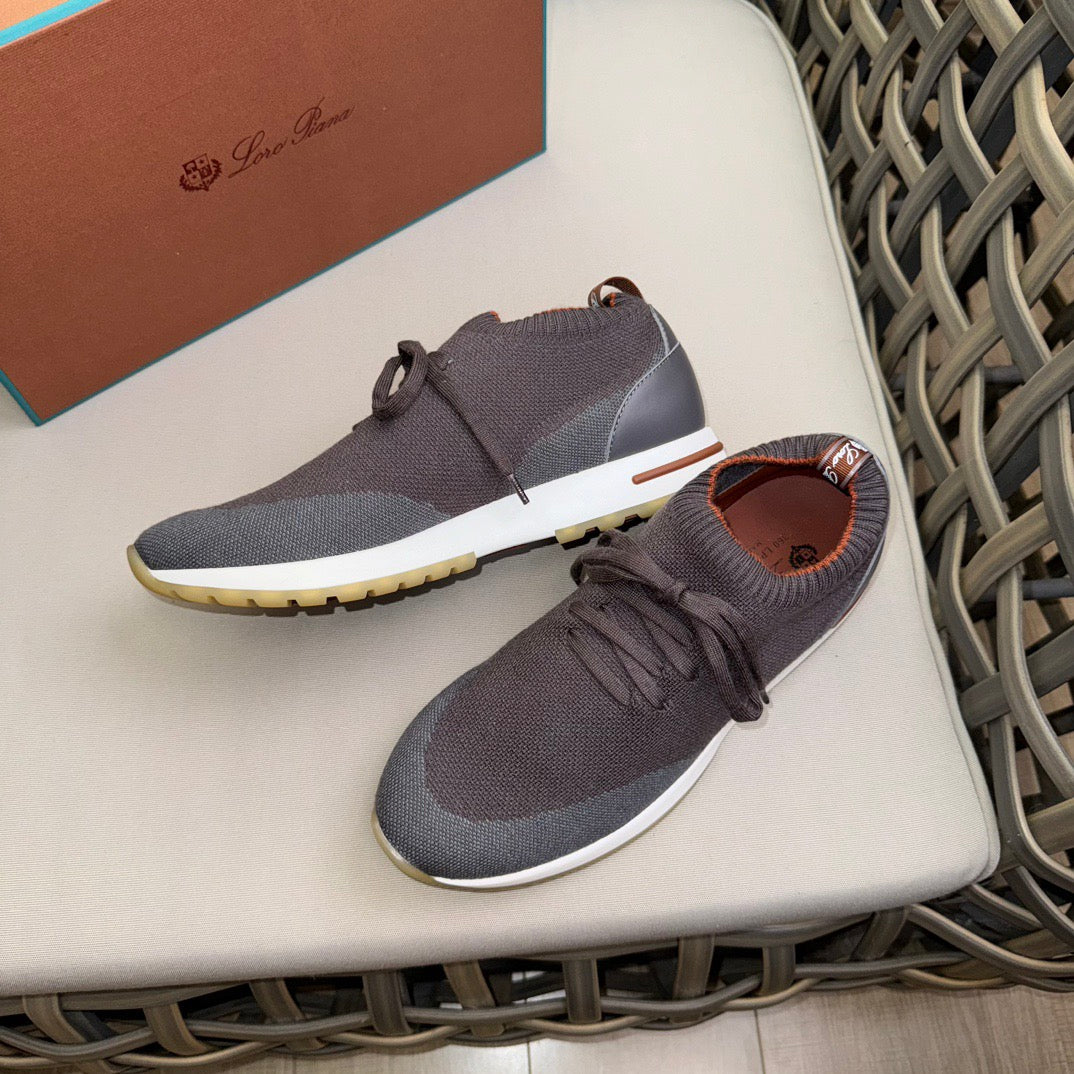 LP Sneakers