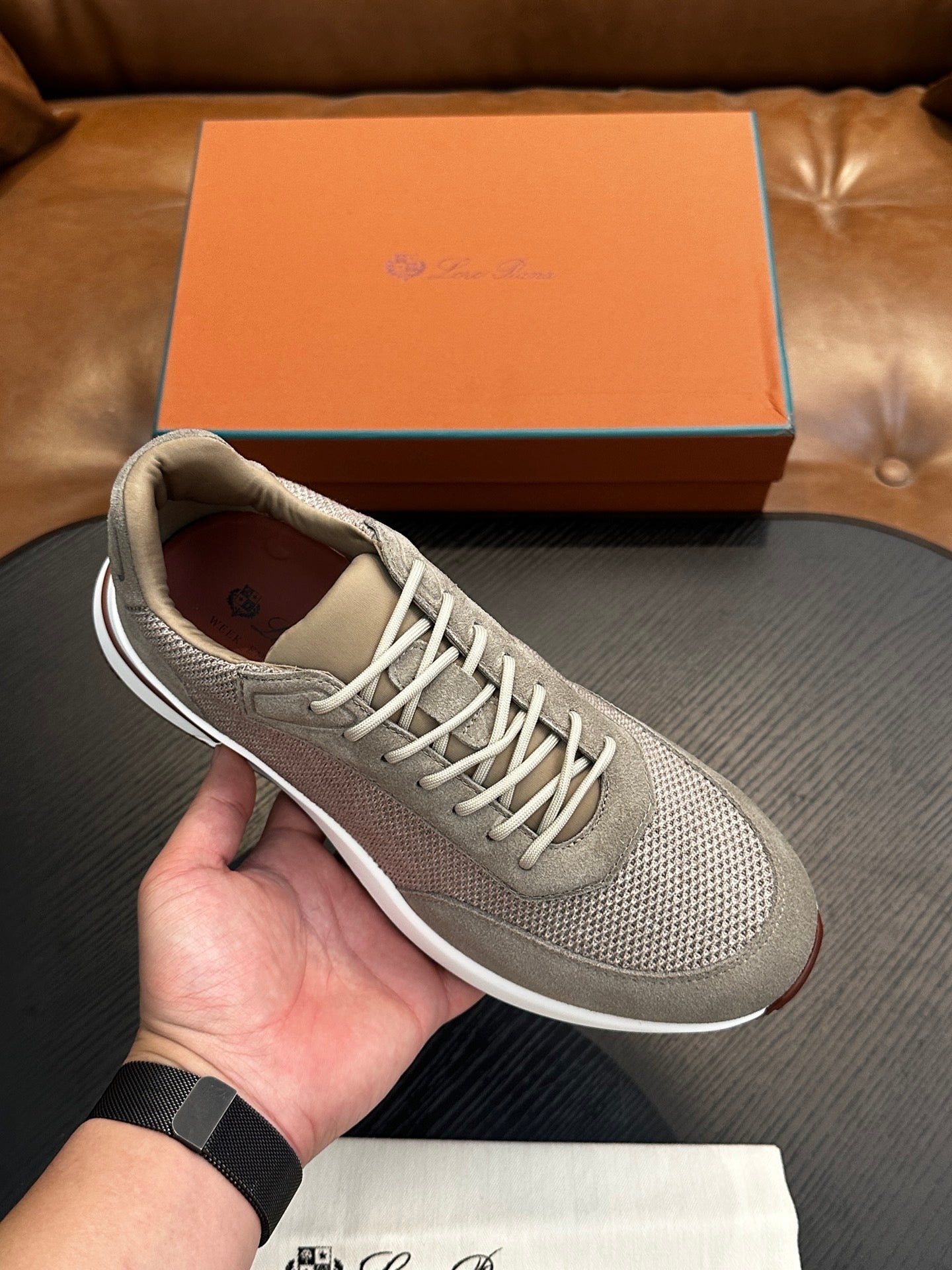 LP Sneakers