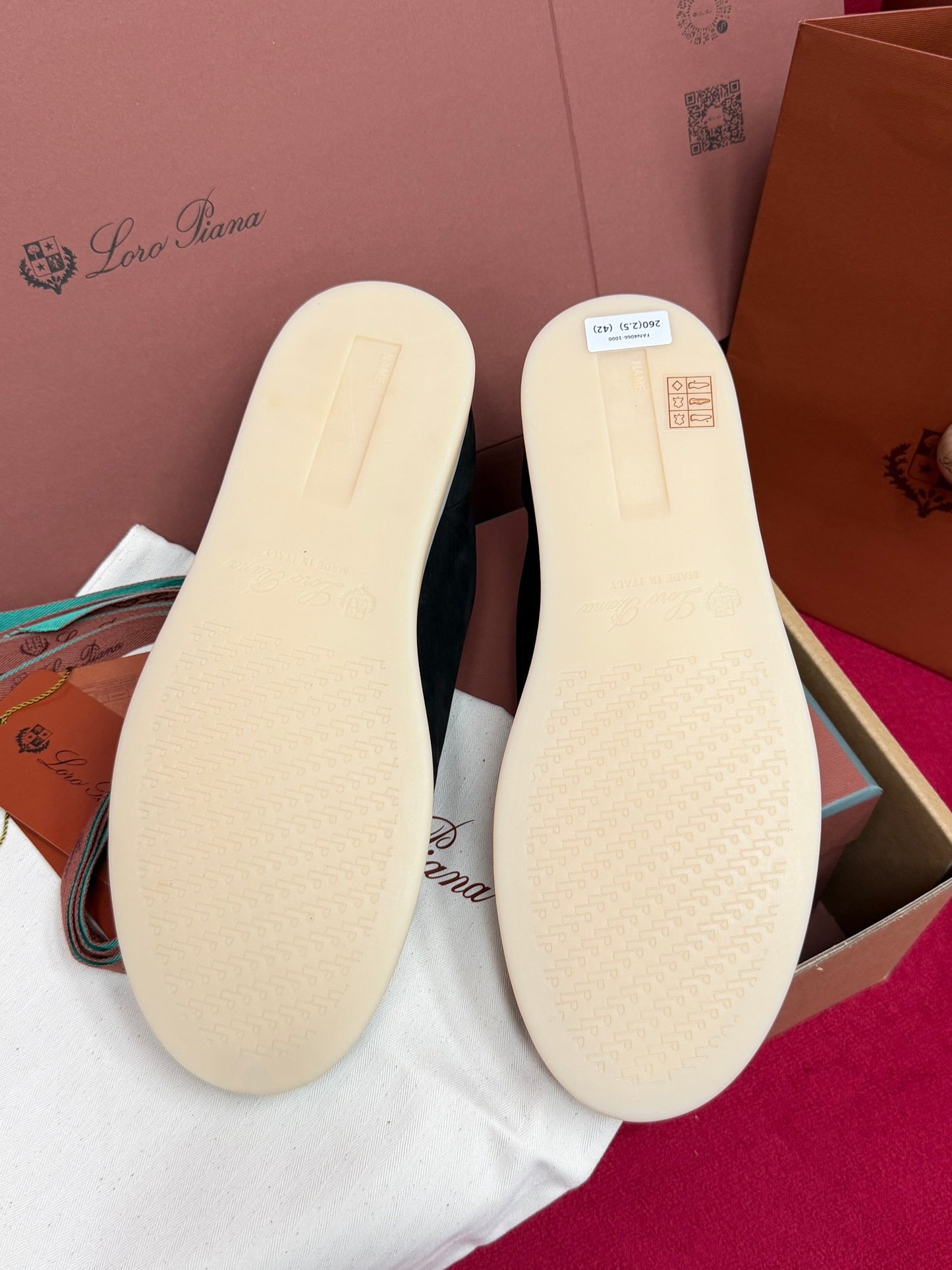 LP Sneakers