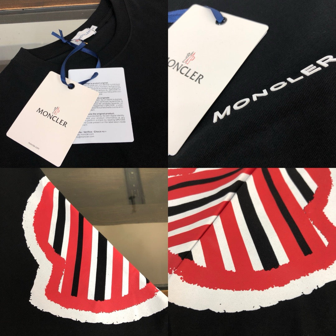 Moncler T-shirt