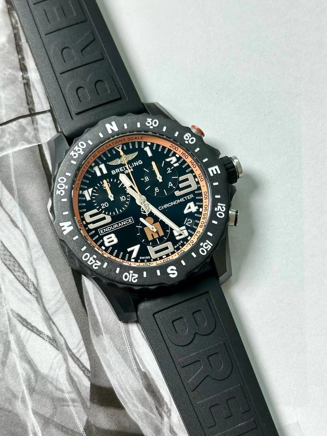 Breitling Endurance Pro X82310
44mm