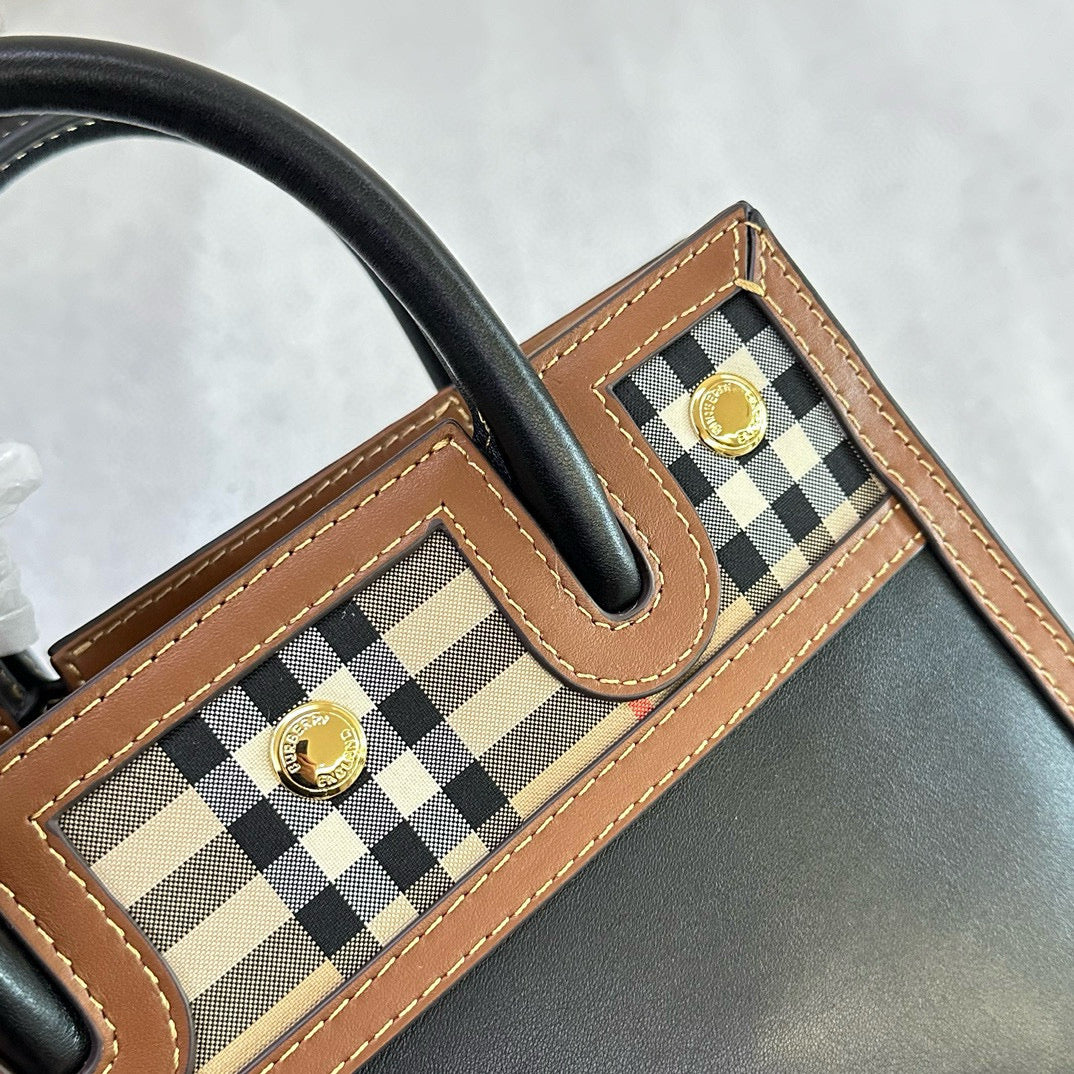 Burberry Vintage Two Handle Title Bag(26CM*13CM*20CM)