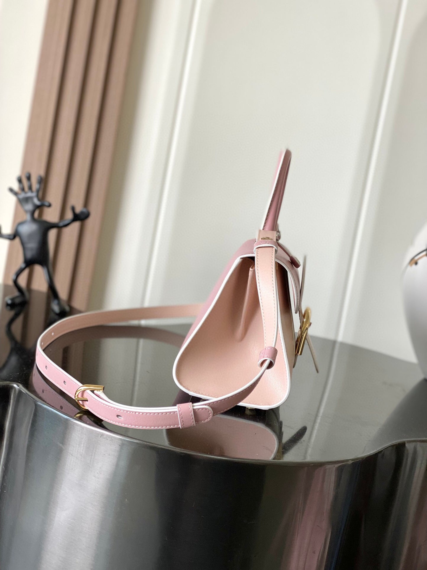 Delvaux Sling Bag (20＊10＊16 cm)