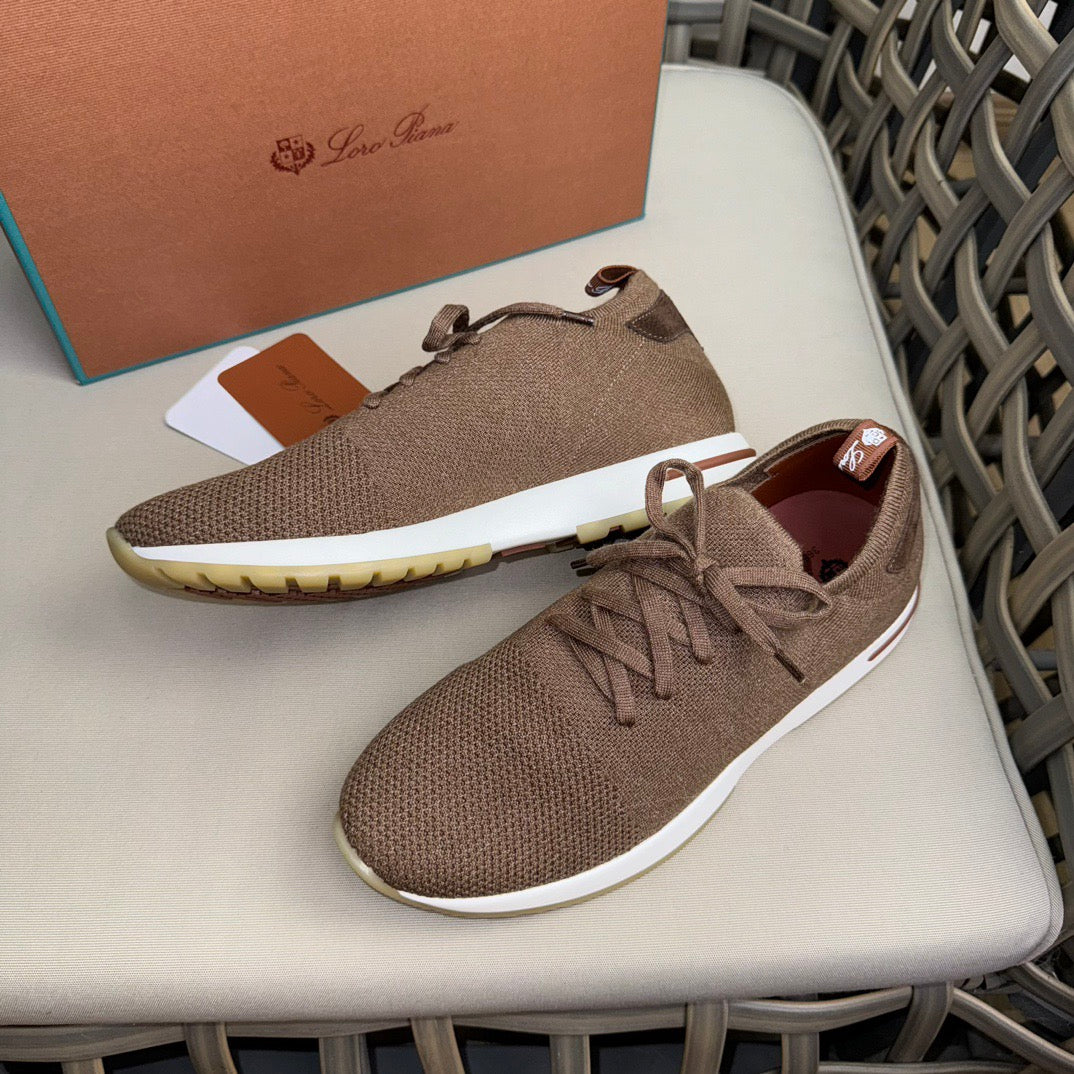 LP Sneakers